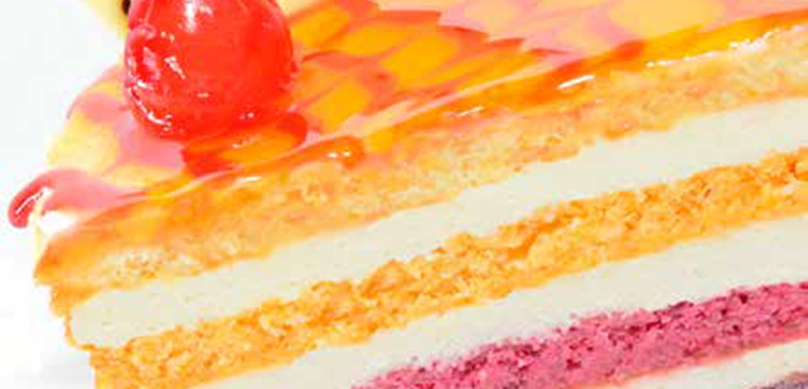 Cake with concentrated fruit pastes